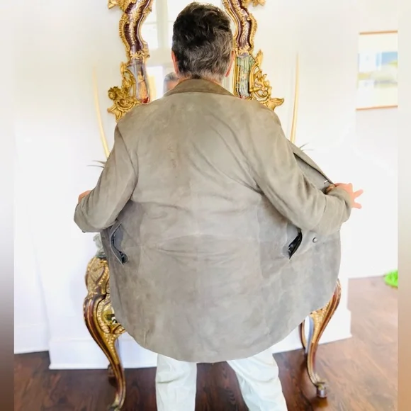 Varvatos 3/4 length 100% suede coat. Barely  used. Non smoking household - Picture 7 of 17